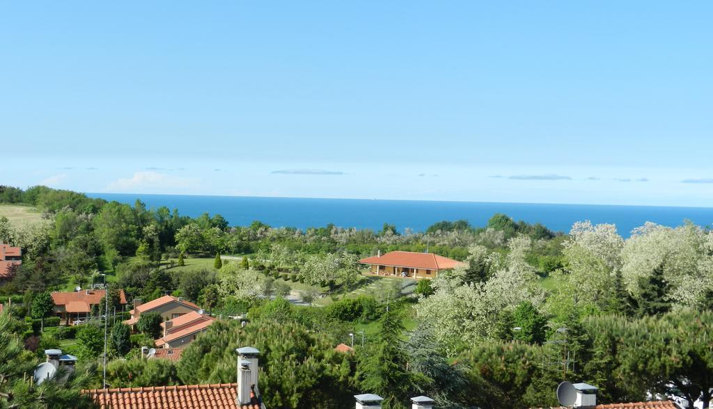 Ferienwohnung Collemare Pesaro Exterior foto